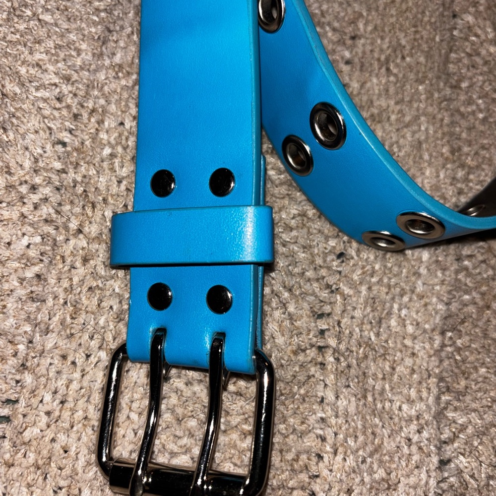 Double-Prong Grommet Belt in Bright Blue Size Large 41” Punk 80s 90sY2K - Picture 4 of 5